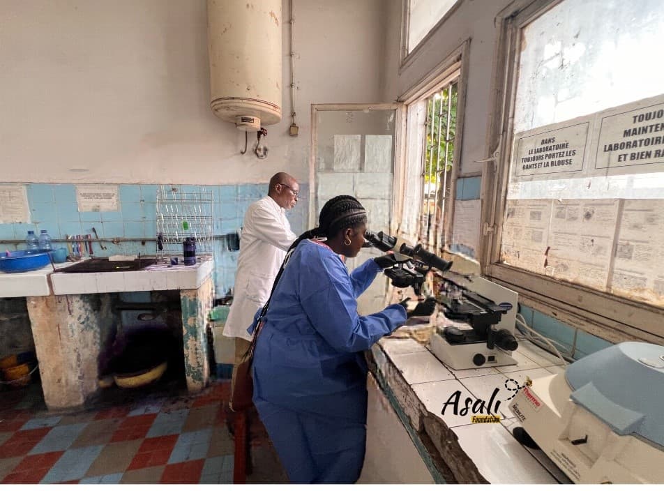 Laboratoire de la Fondation Asali - Soins du diabète à Kinshasa